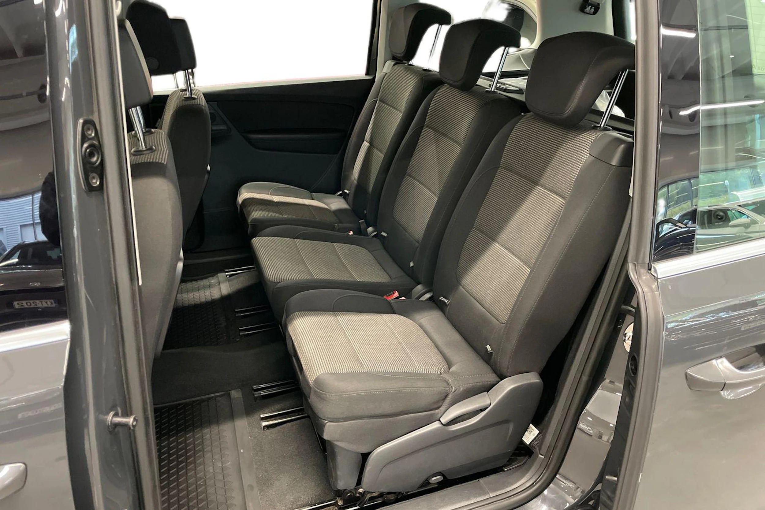 Harmaa Volkswagen SHARAN 2014 kuva 8.