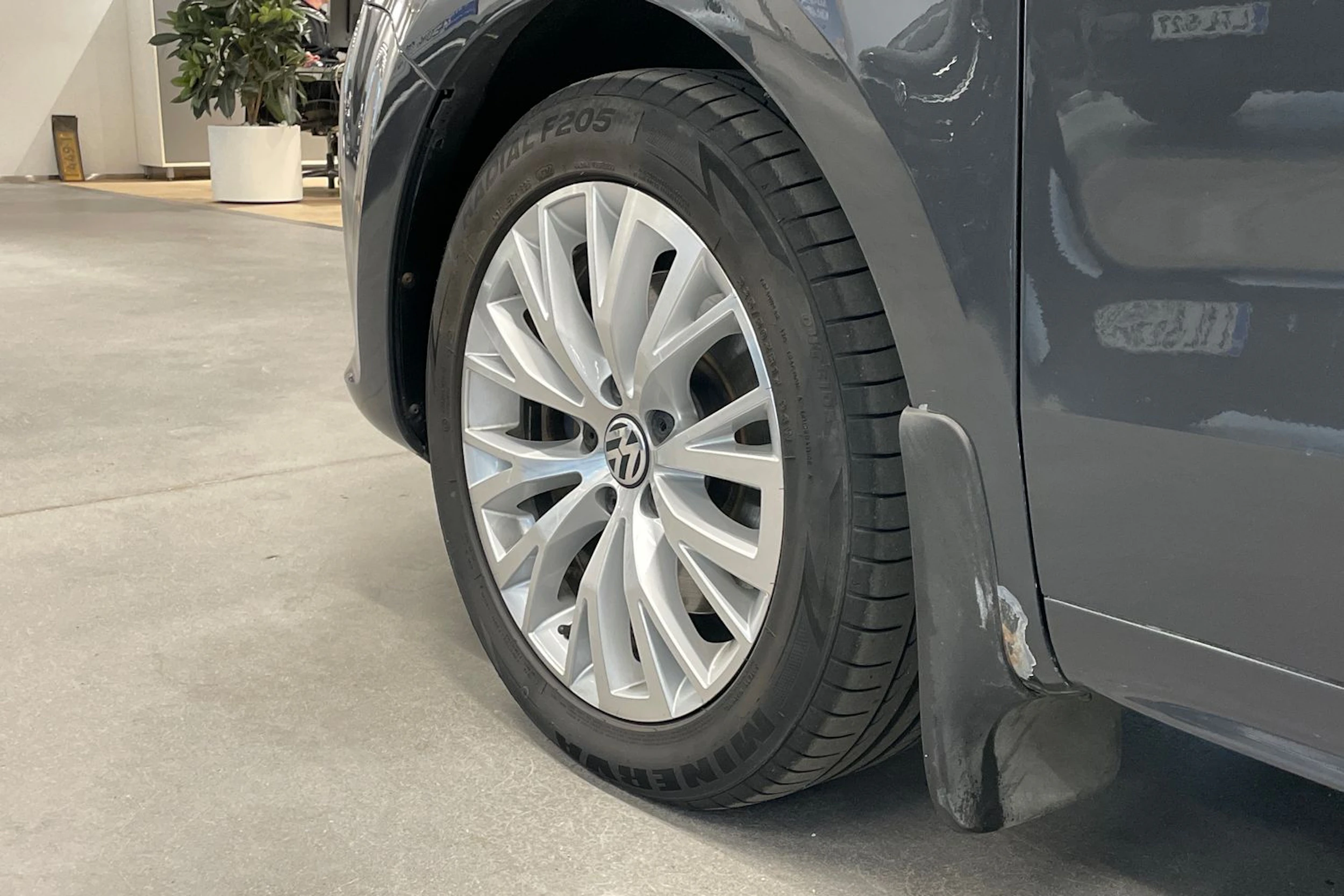 Harmaa Volkswagen SHARAN 2014 kuva 10.