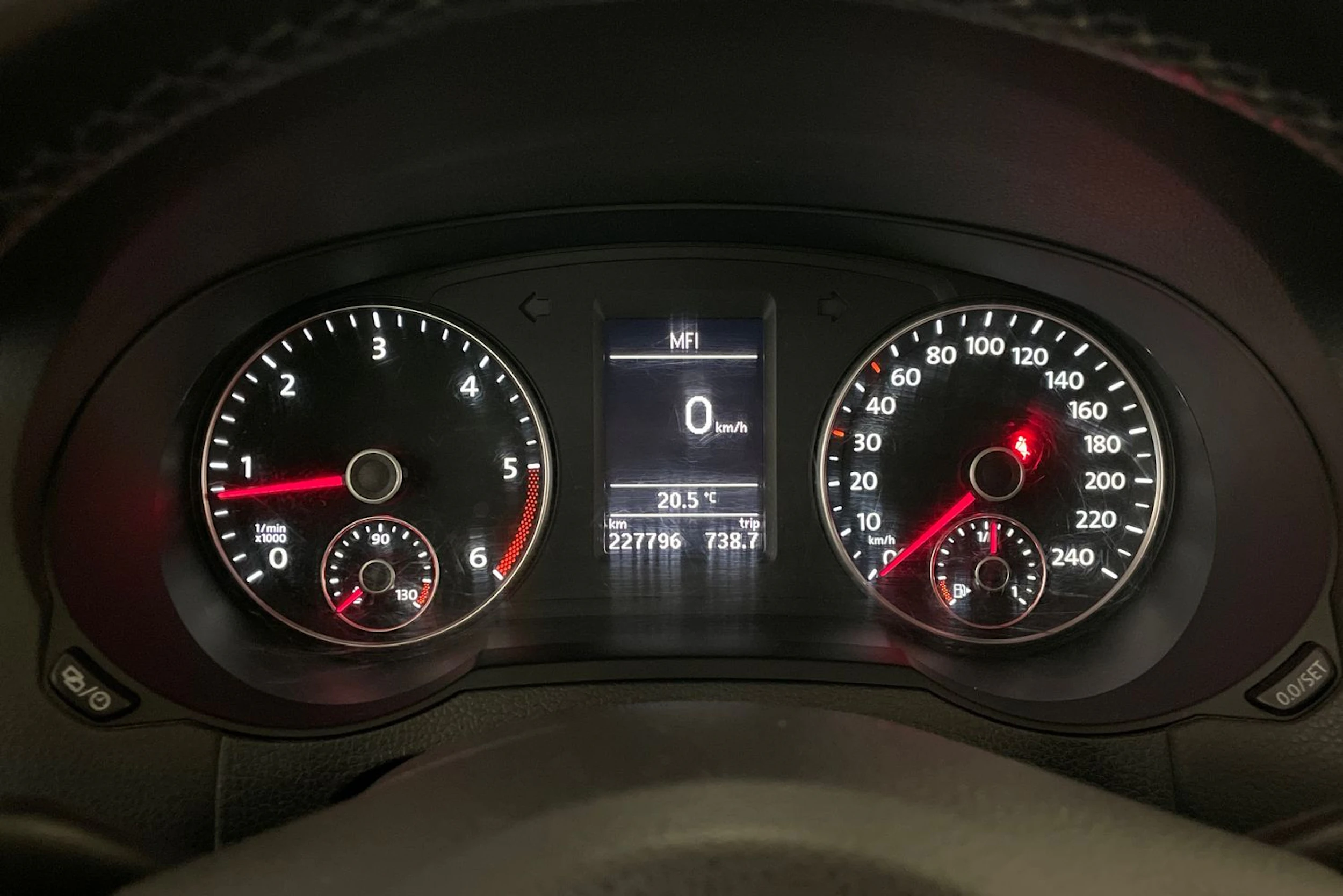 Harmaa Volkswagen SHARAN 2014 kuva 11.