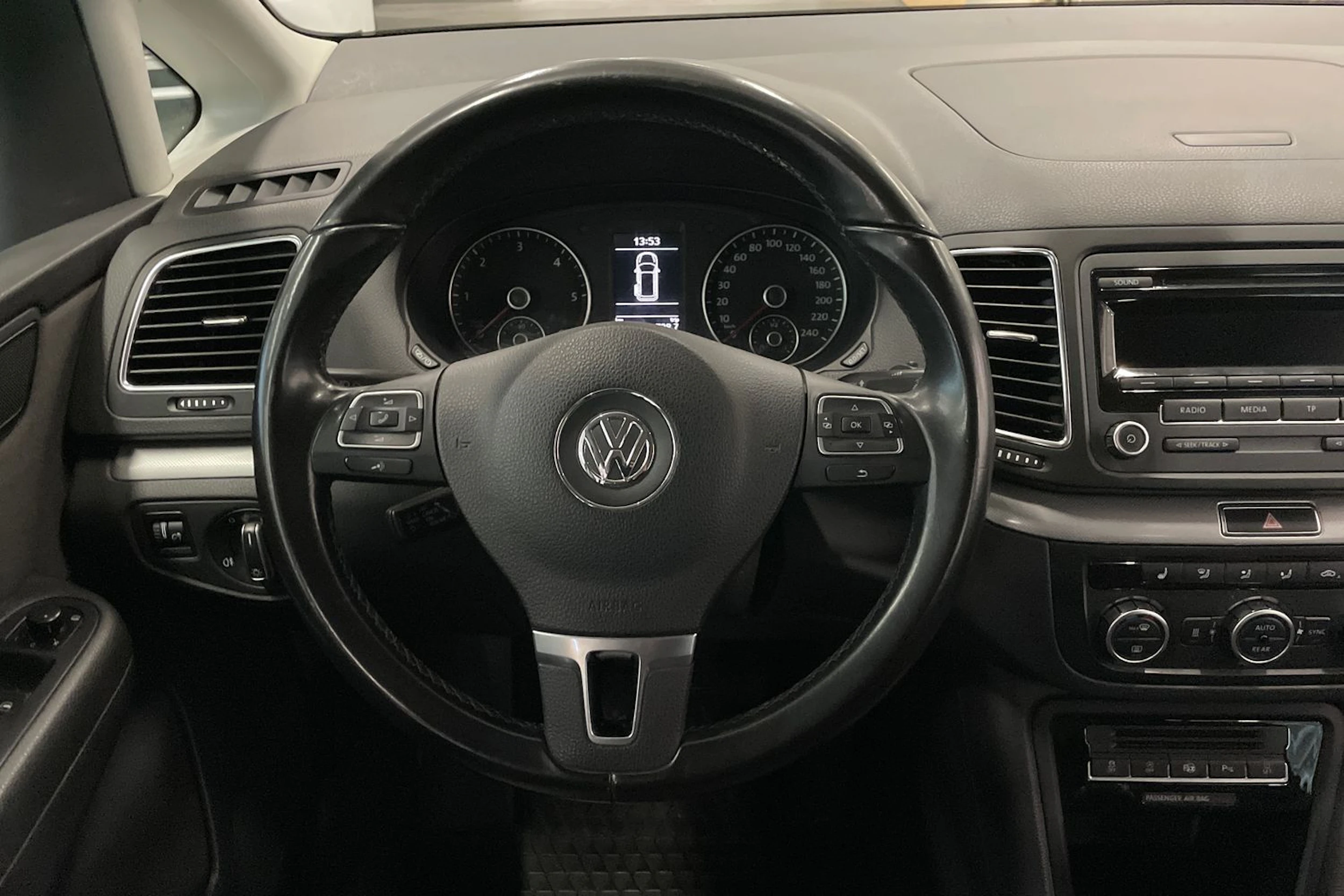Harmaa Volkswagen SHARAN 2014 kuva 17.