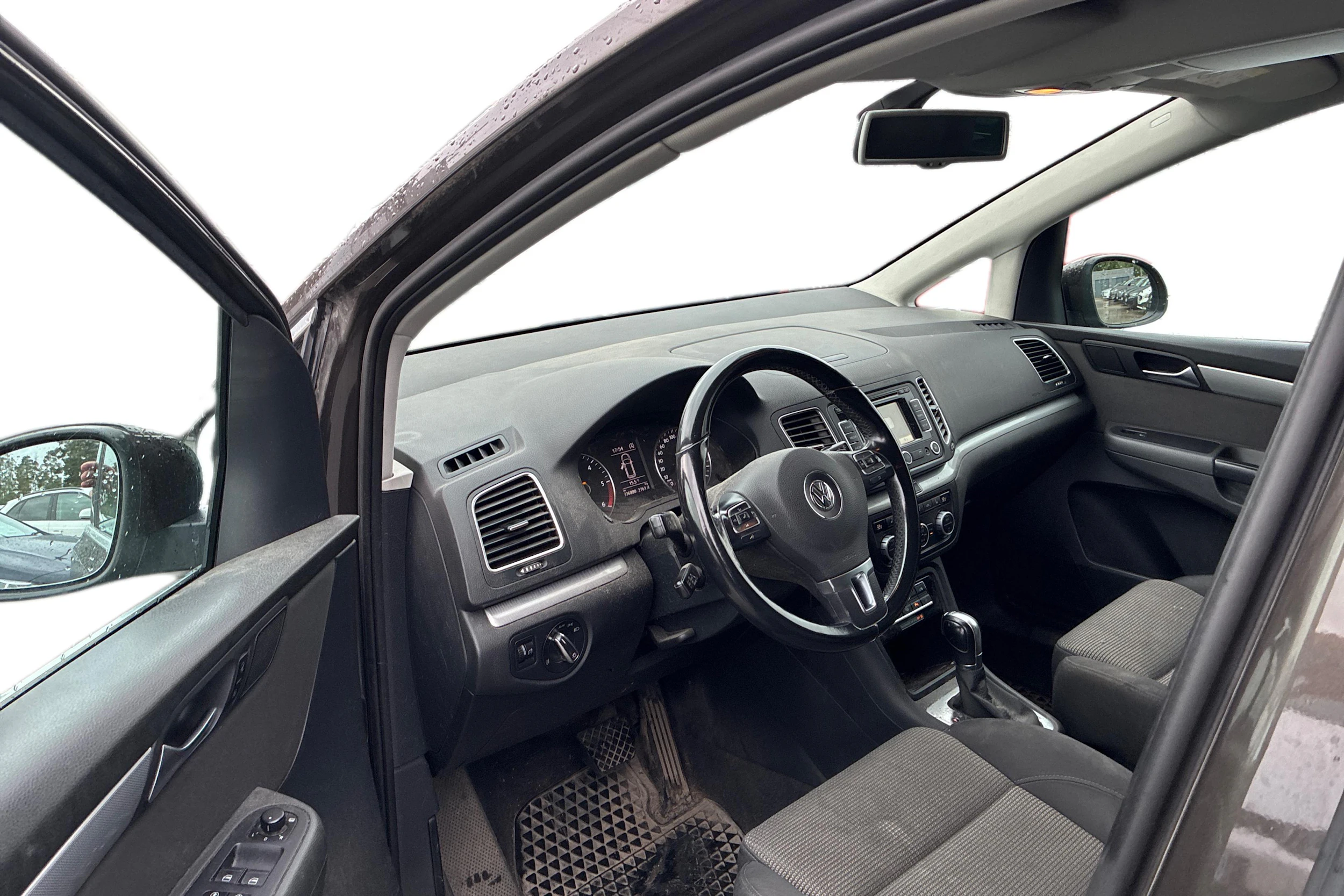 ruskea (beige) Volkswagen Sharan 2015 kuva 3.