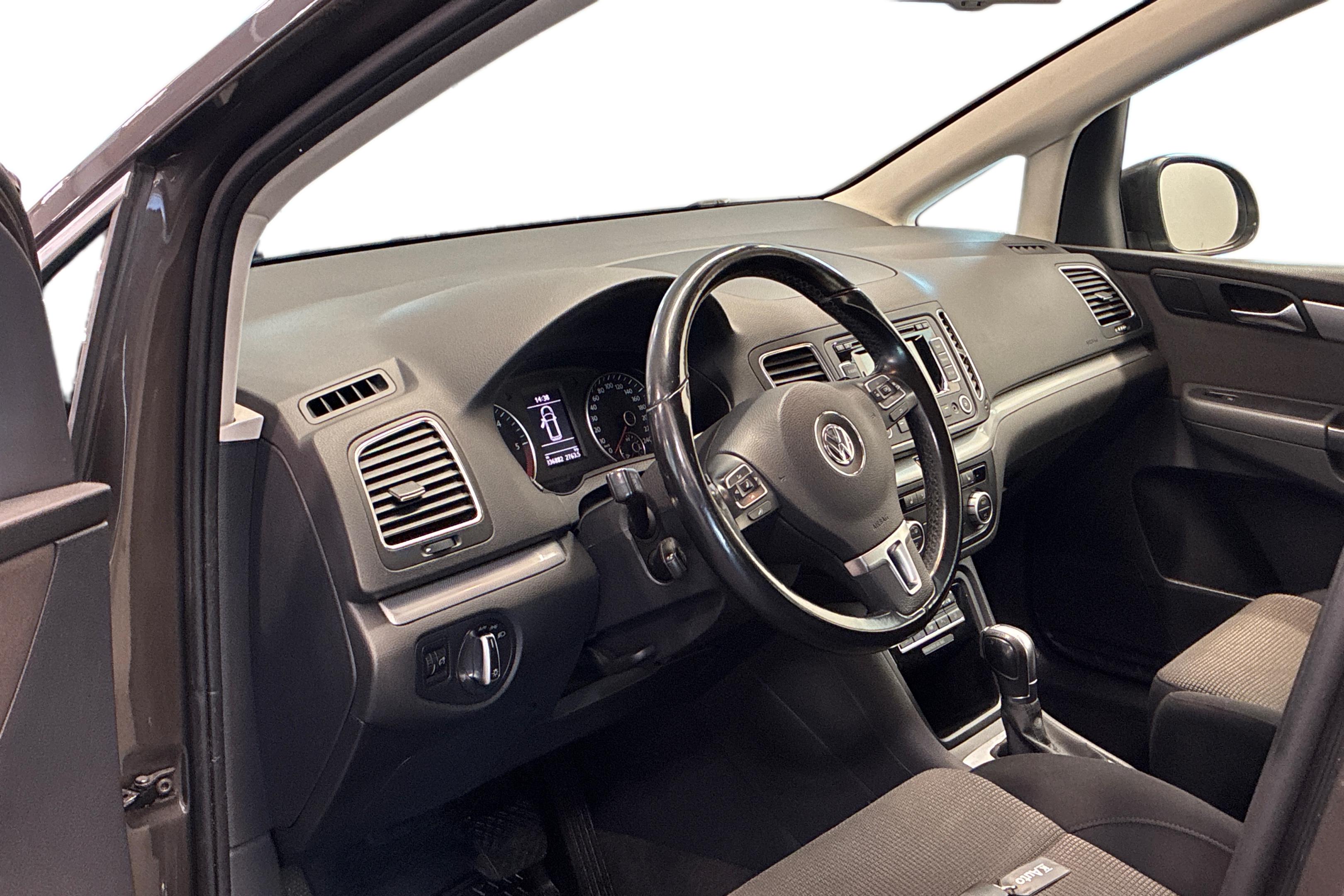 Volkswagen Sharan 2015, kuva 6/21