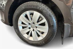 ruskea (beige) Volkswagen Sharan 2015 kuva 9.