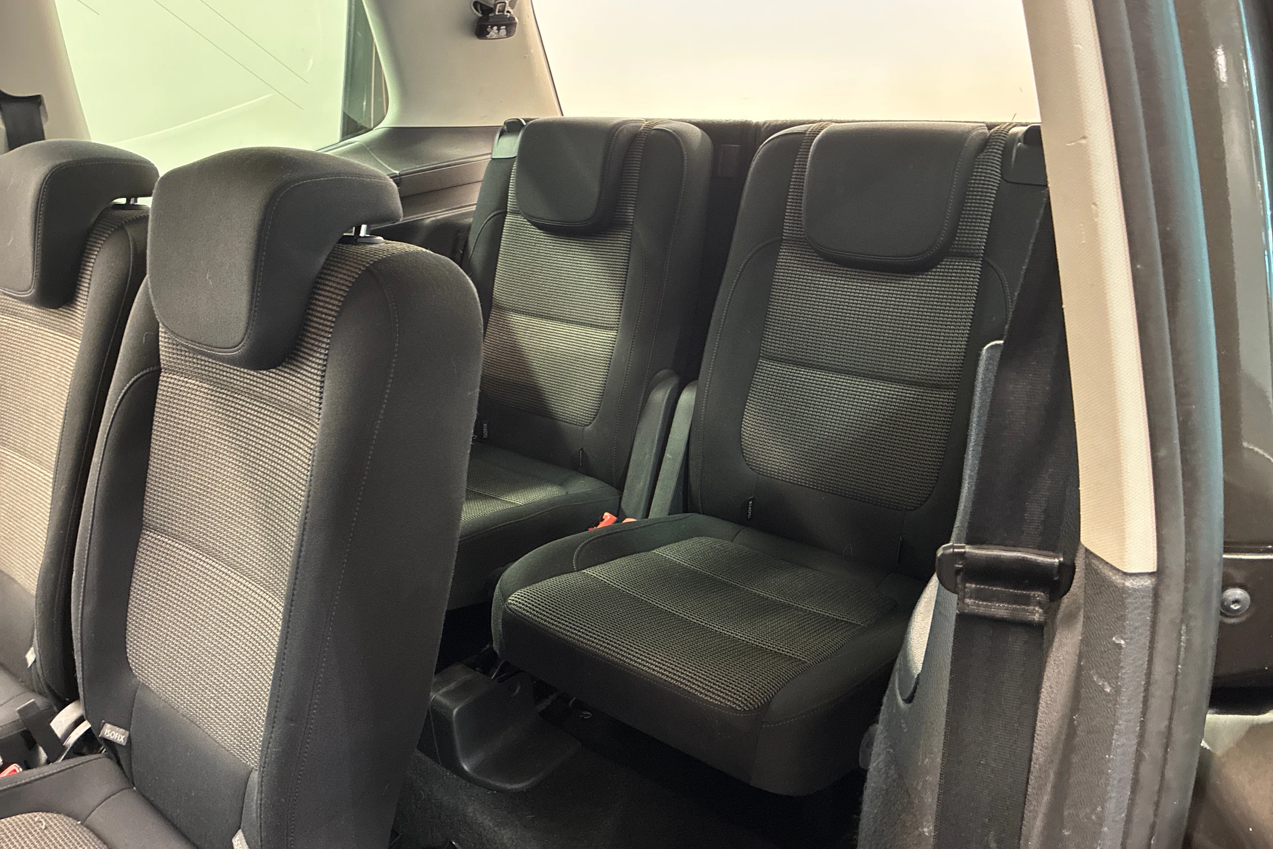 ruskea (beige) Volkswagen Sharan 2015 kuva 11.