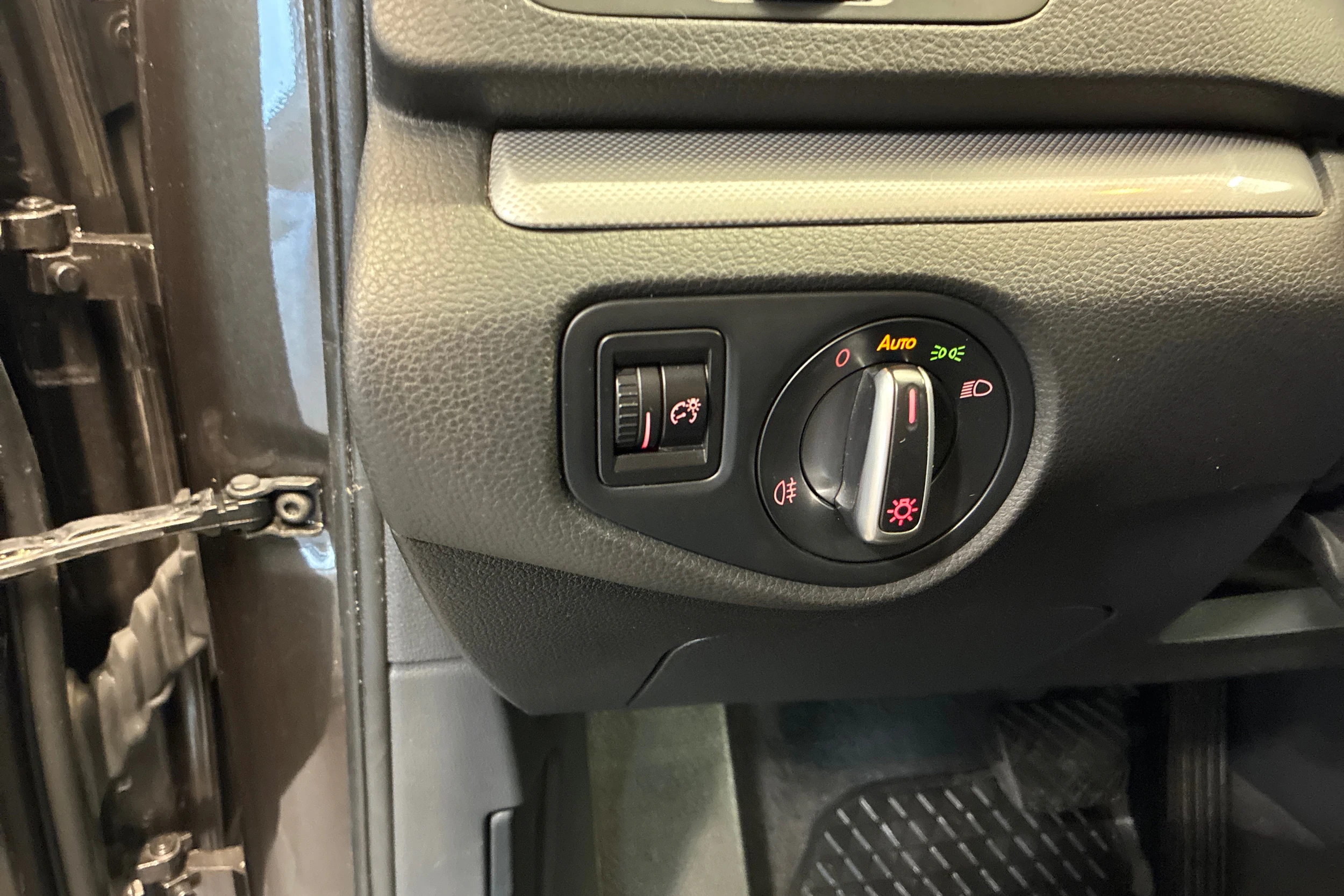 ruskea (beige) Volkswagen Sharan 2015 kuva 20.