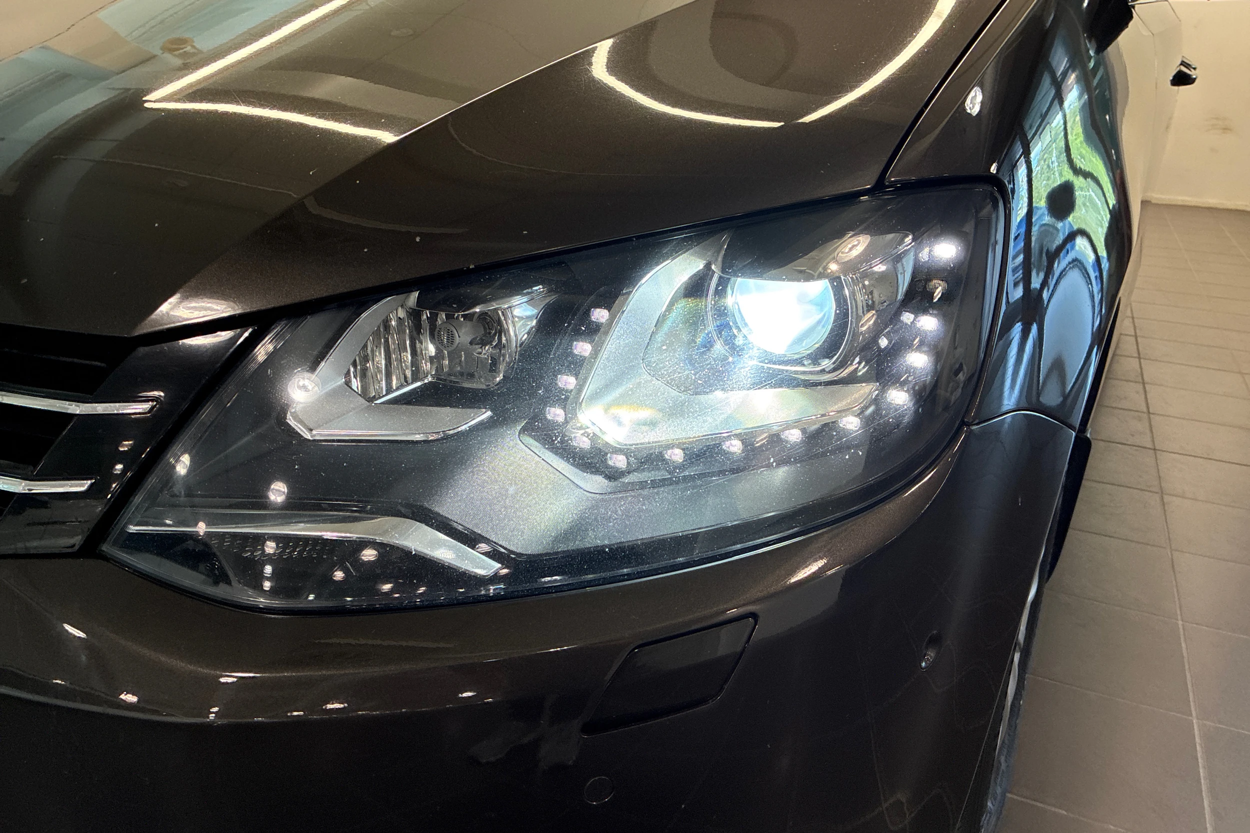 ruskea (beige) Volkswagen Sharan 2015 kuva 21.