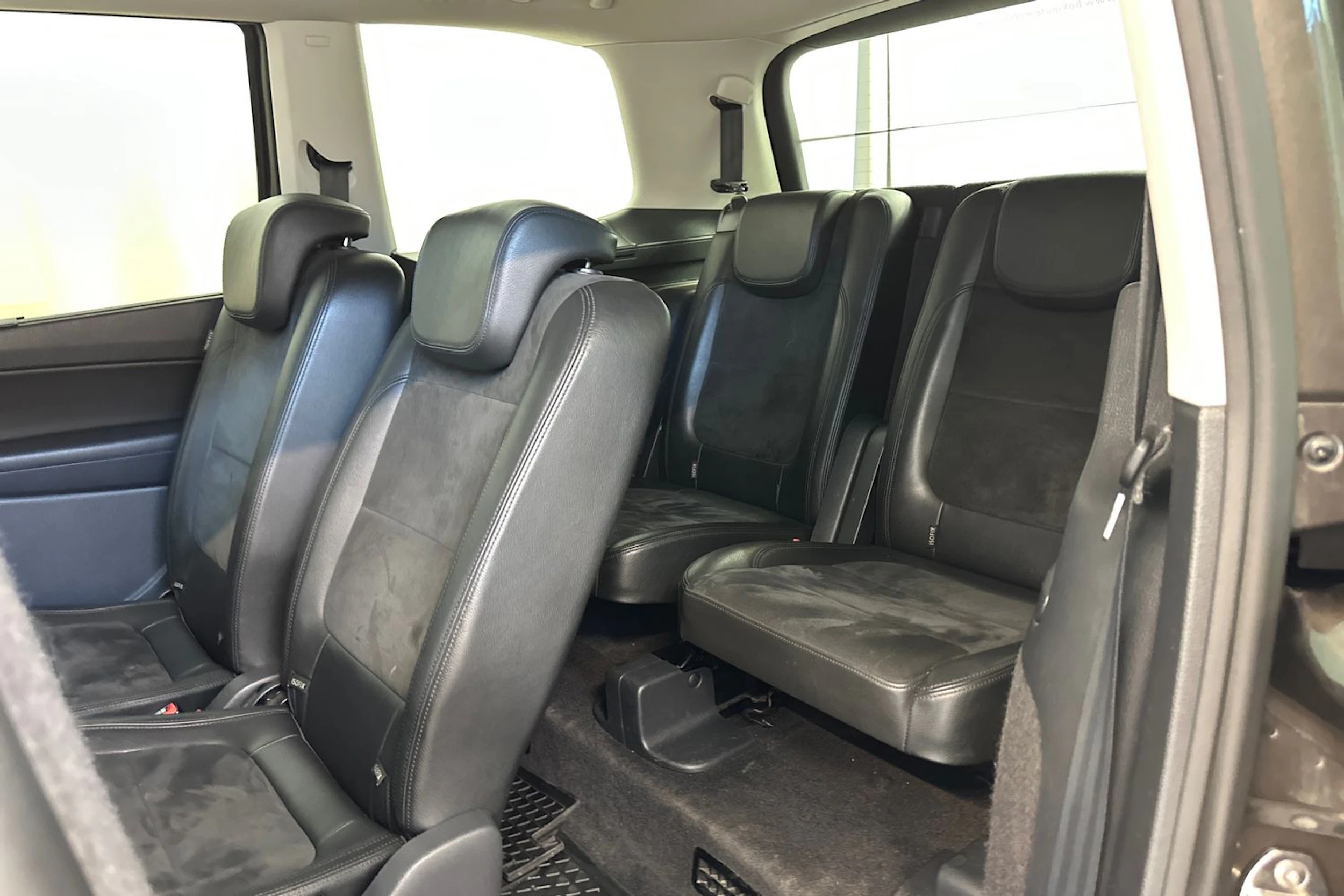 ruskea (beige) Volkswagen Sharan 2015 kuva 16.