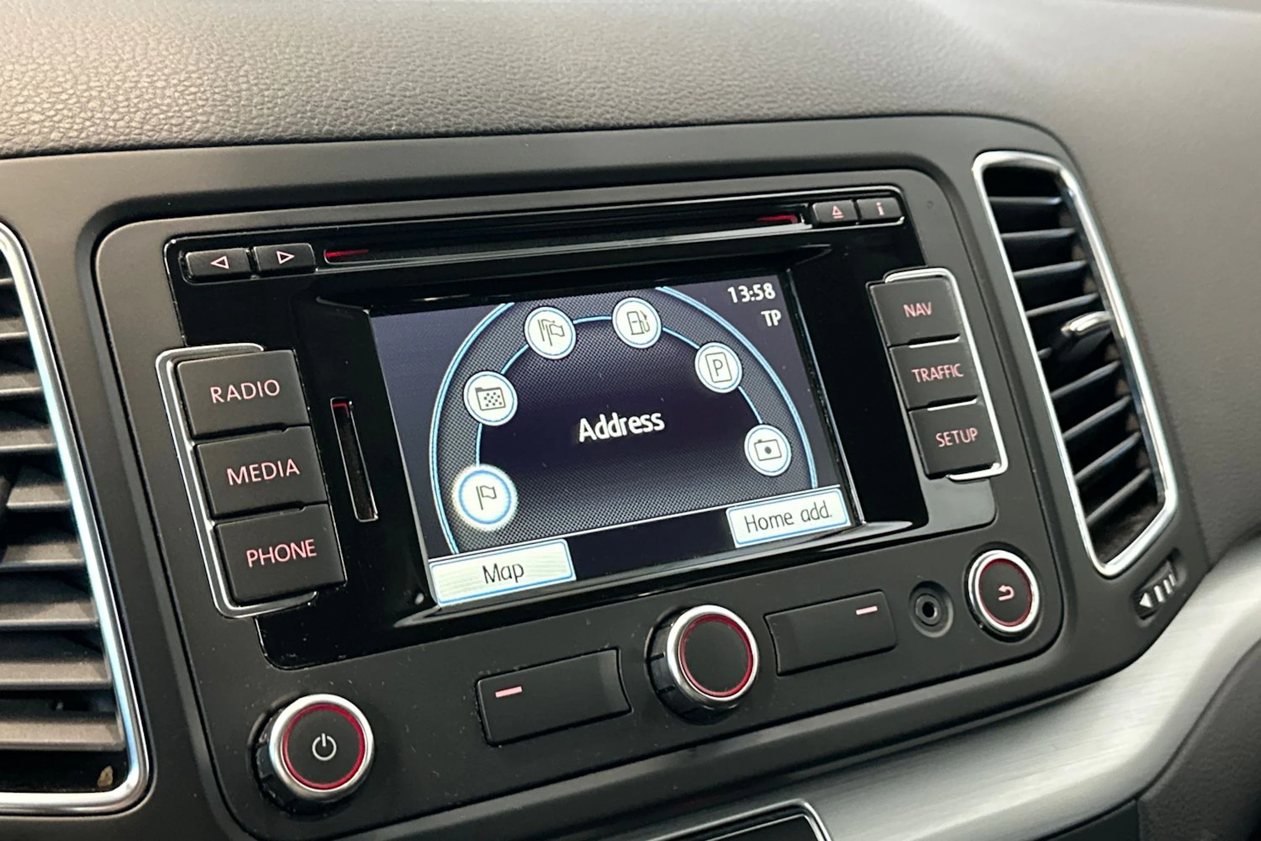 ruskea (beige) Volkswagen Sharan 2015 kuva 18.