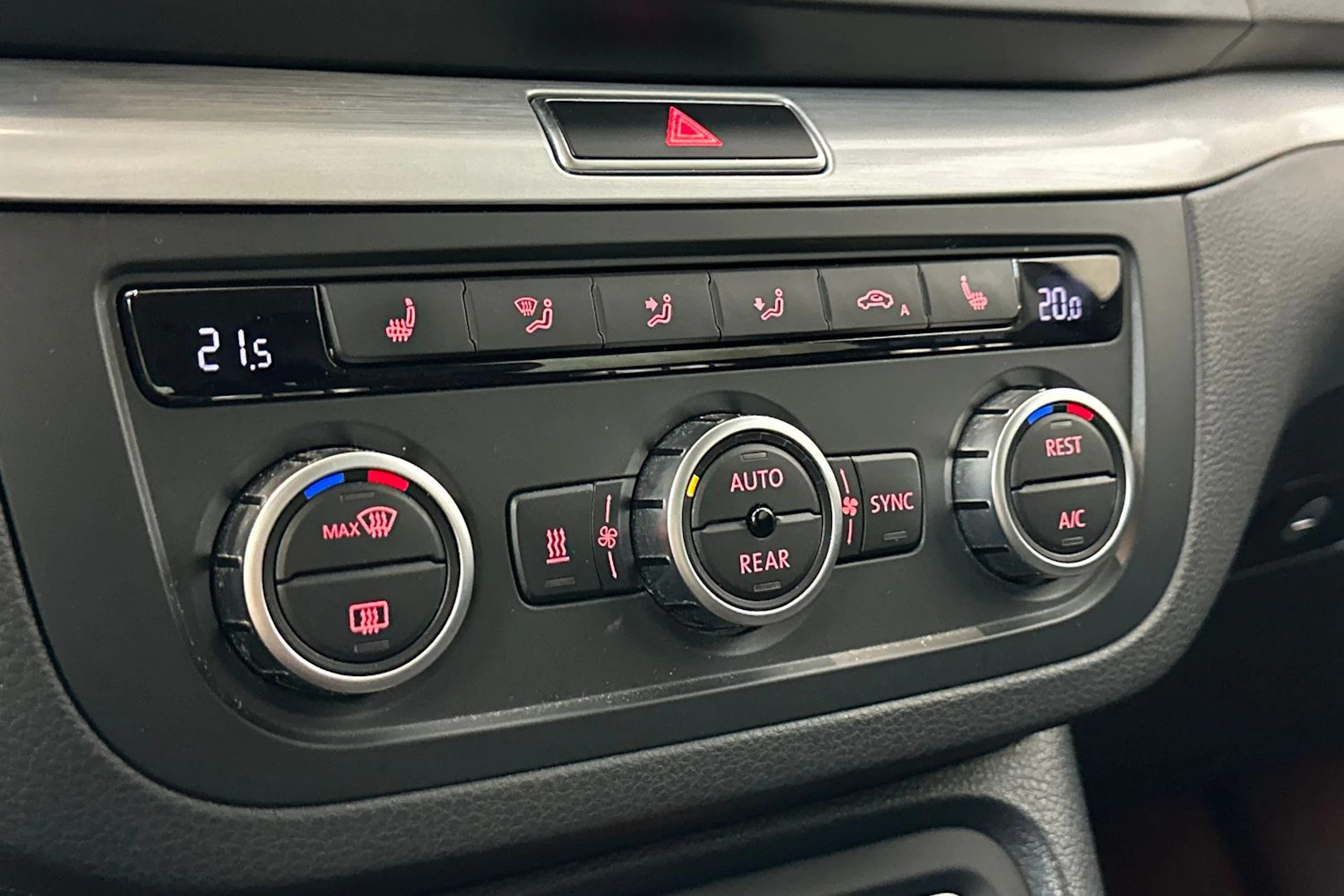 ruskea (beige) Volkswagen Sharan 2015 kuva 21.