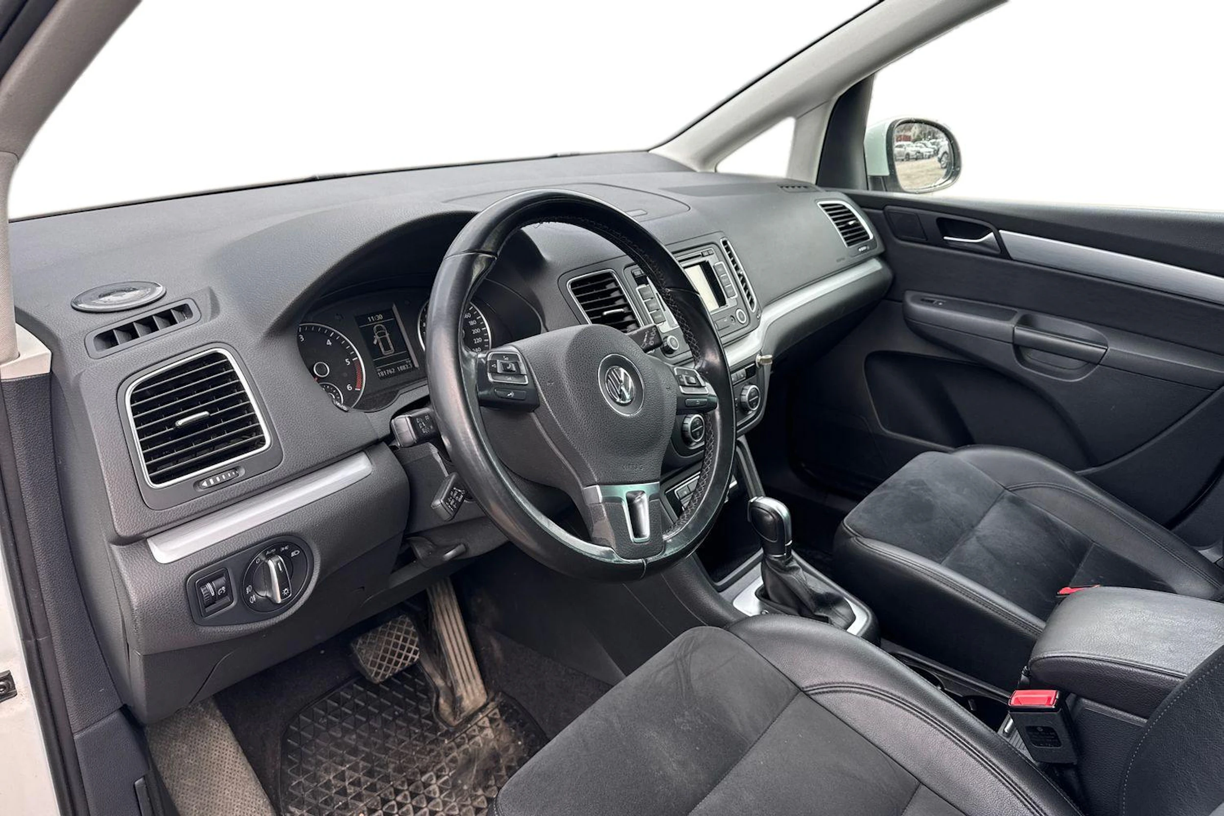 valkoinen Volkswagen Sharan 2015 kuva 3.