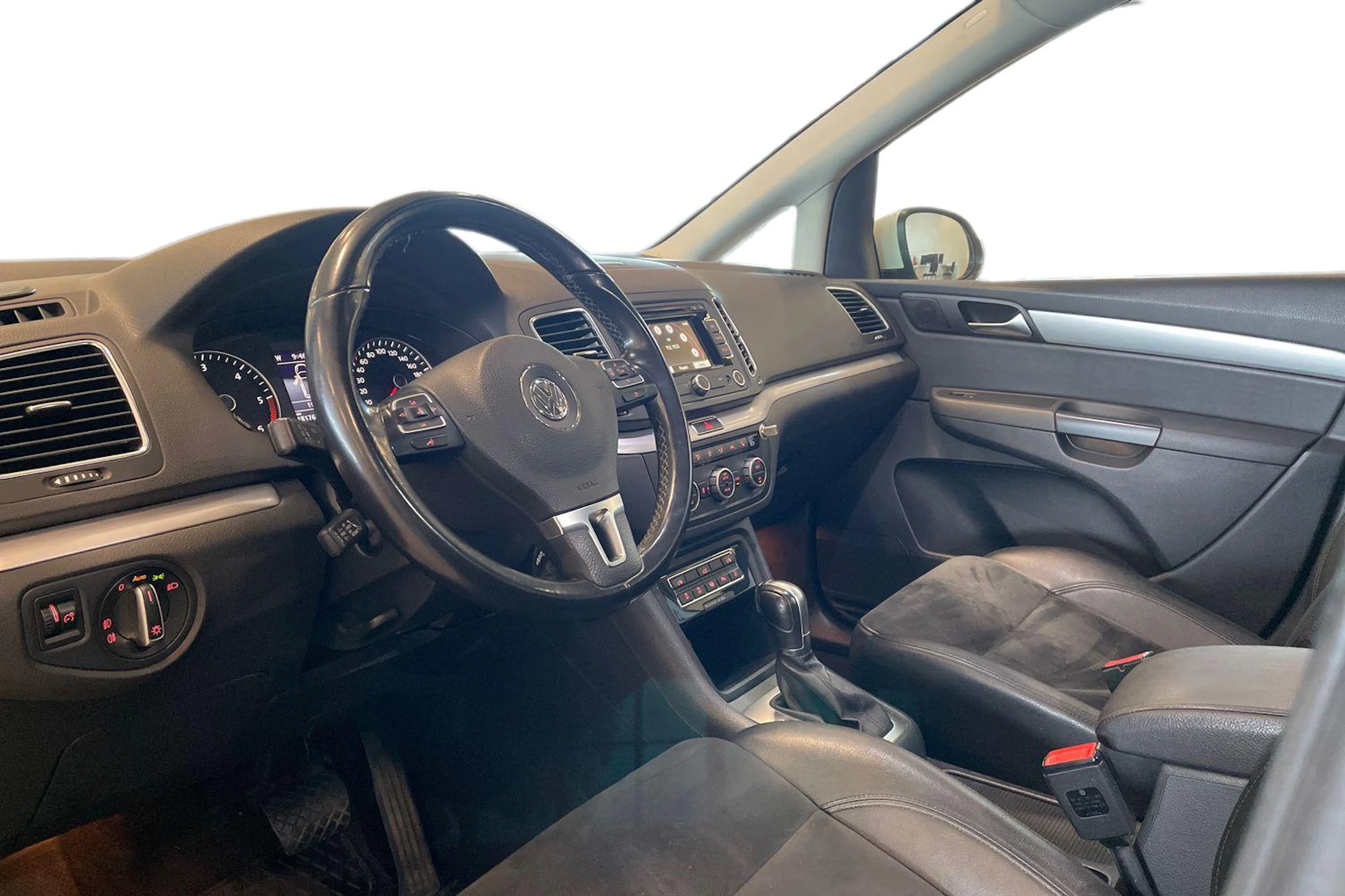 valkoinen Volkswagen Sharan 2015 kuva 6.