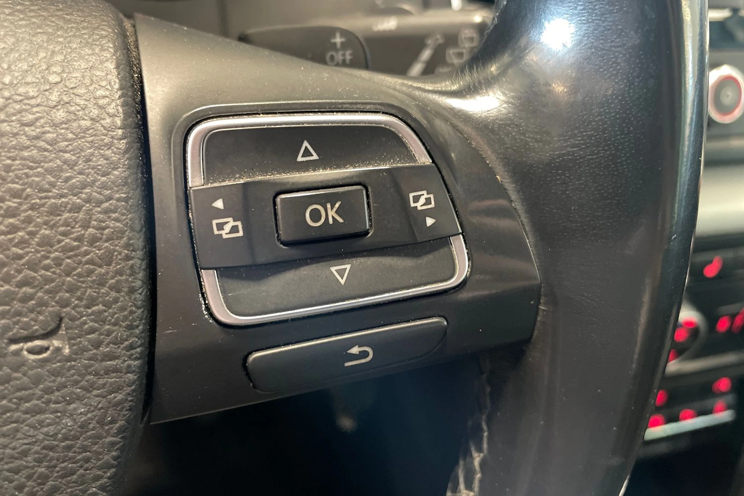 valkoinen Volkswagen Sharan 2015 kuva 14.