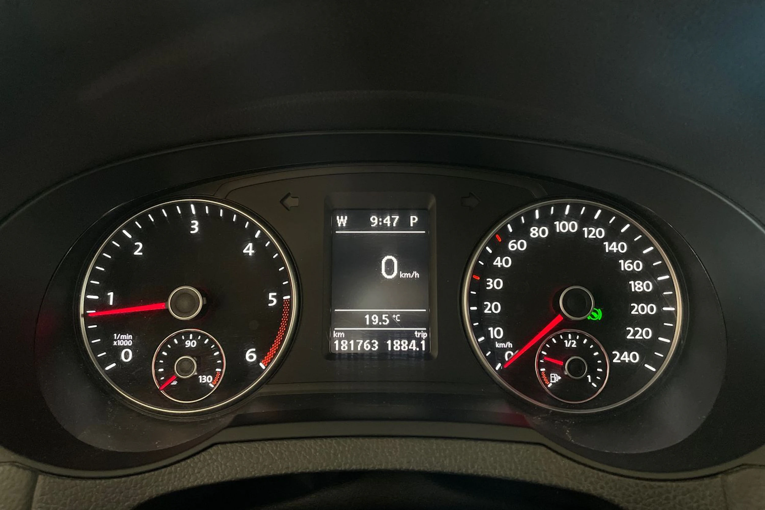 valkoinen Volkswagen Sharan 2015 kuva 17.