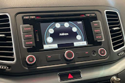 valkoinen Volkswagen Sharan 2015 kuva 21.