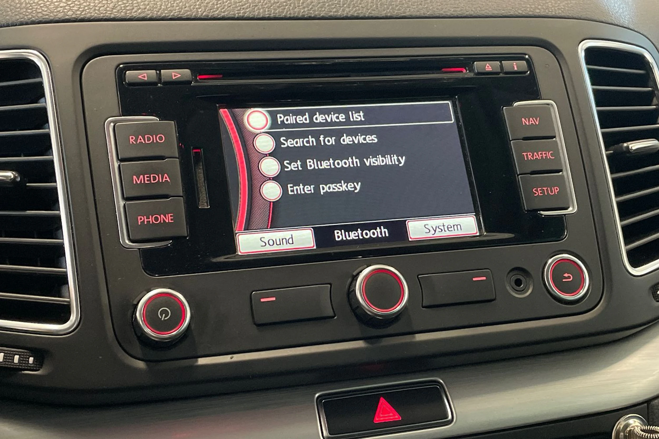 valkoinen Volkswagen Sharan 2015 kuva 23.