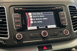 valkoinen Volkswagen Sharan 2015 kuva 23.