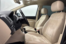 ruskea (beige) Volkswagen Sharan 2016 kuva 12.