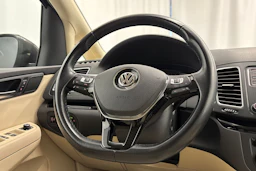 ruskea (beige) Volkswagen Sharan 2016 kuva 14.