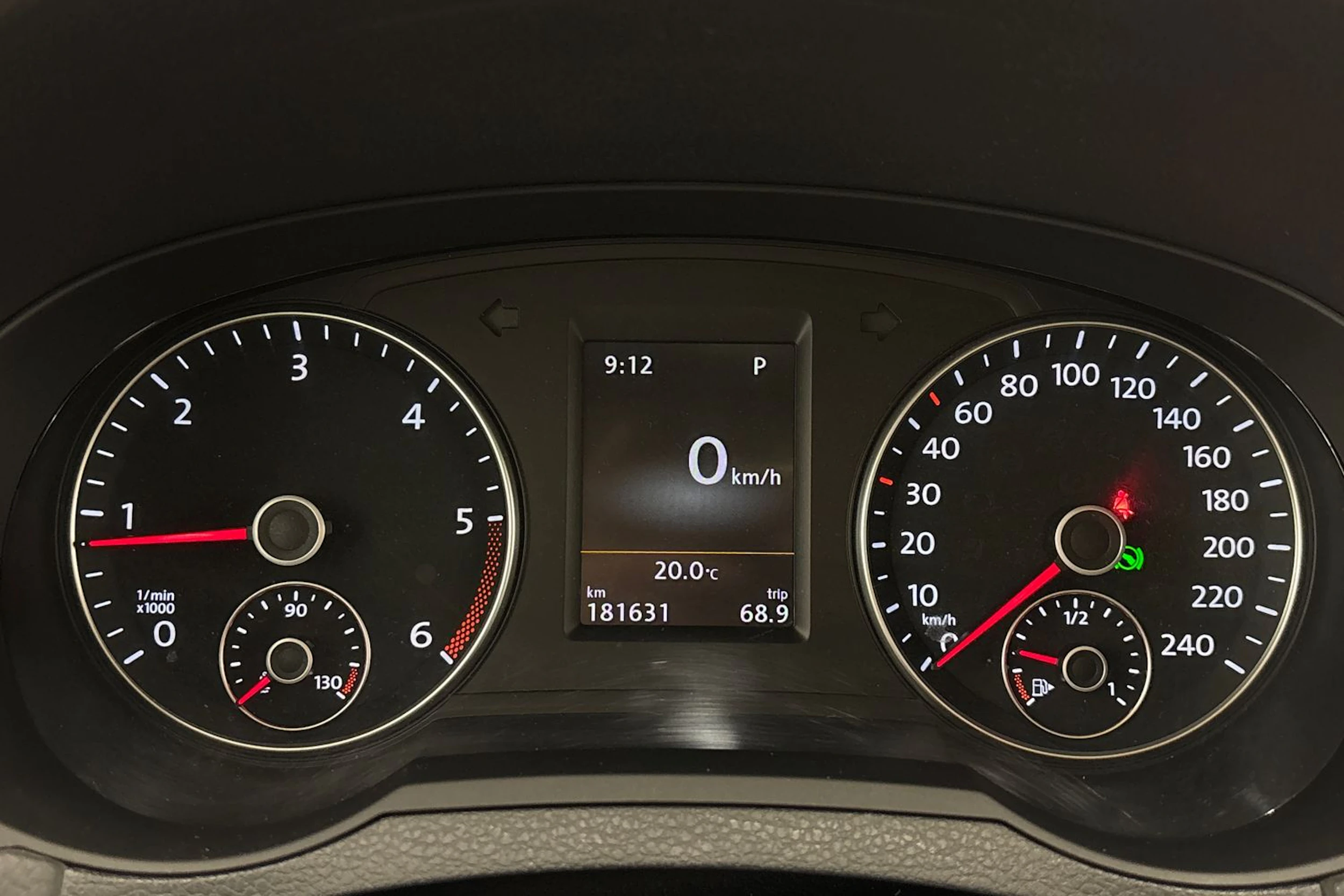 ruskea (beige) Volkswagen Sharan 2016 kuva 17.