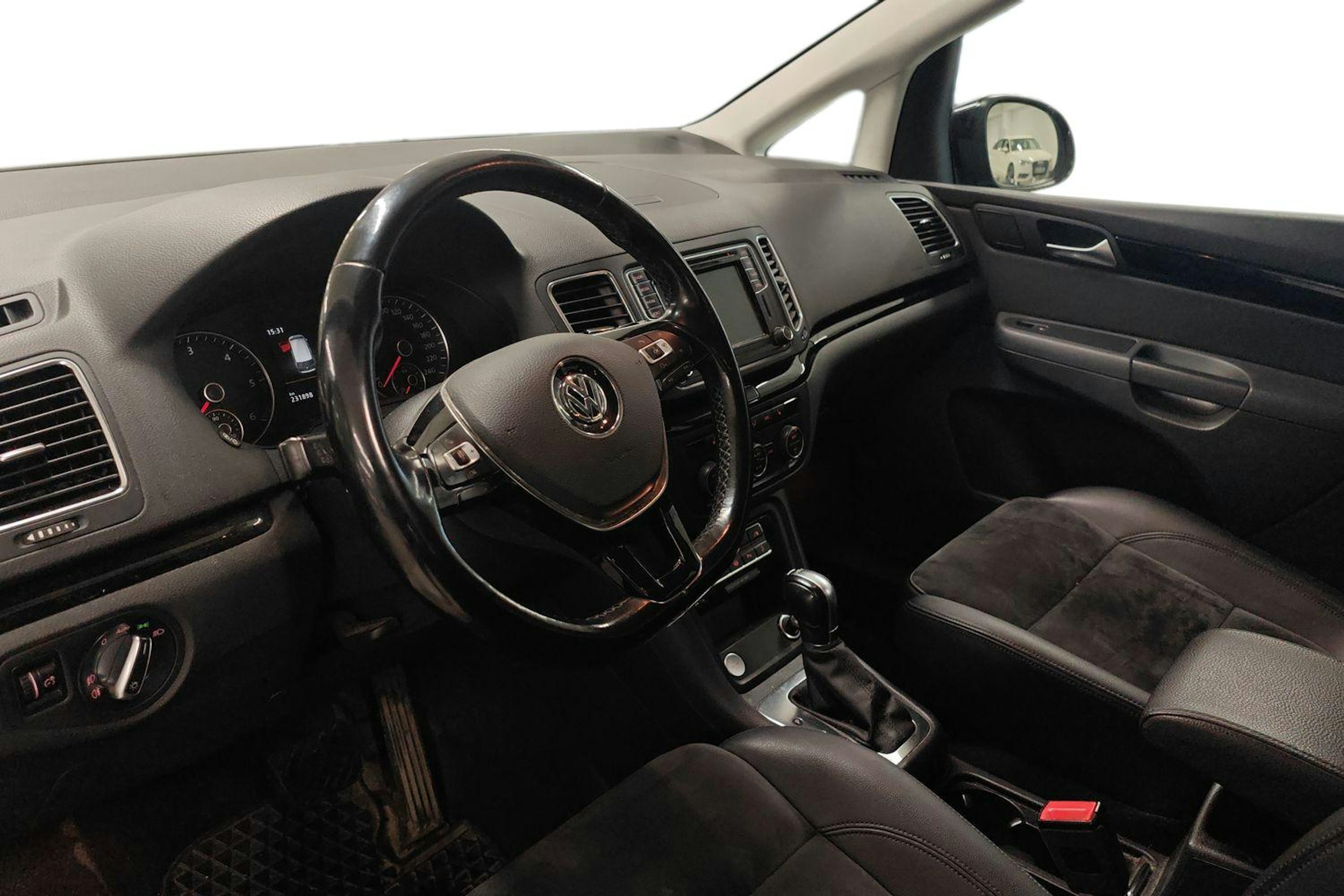 musta Volkswagen Sharan 2017 kuva 3.