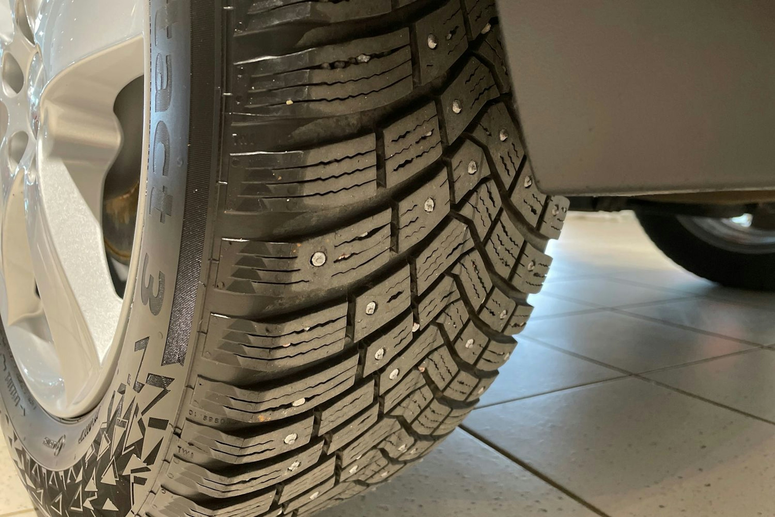 Valkoinen Volkswagen T-Cross 2019 kuva 13.