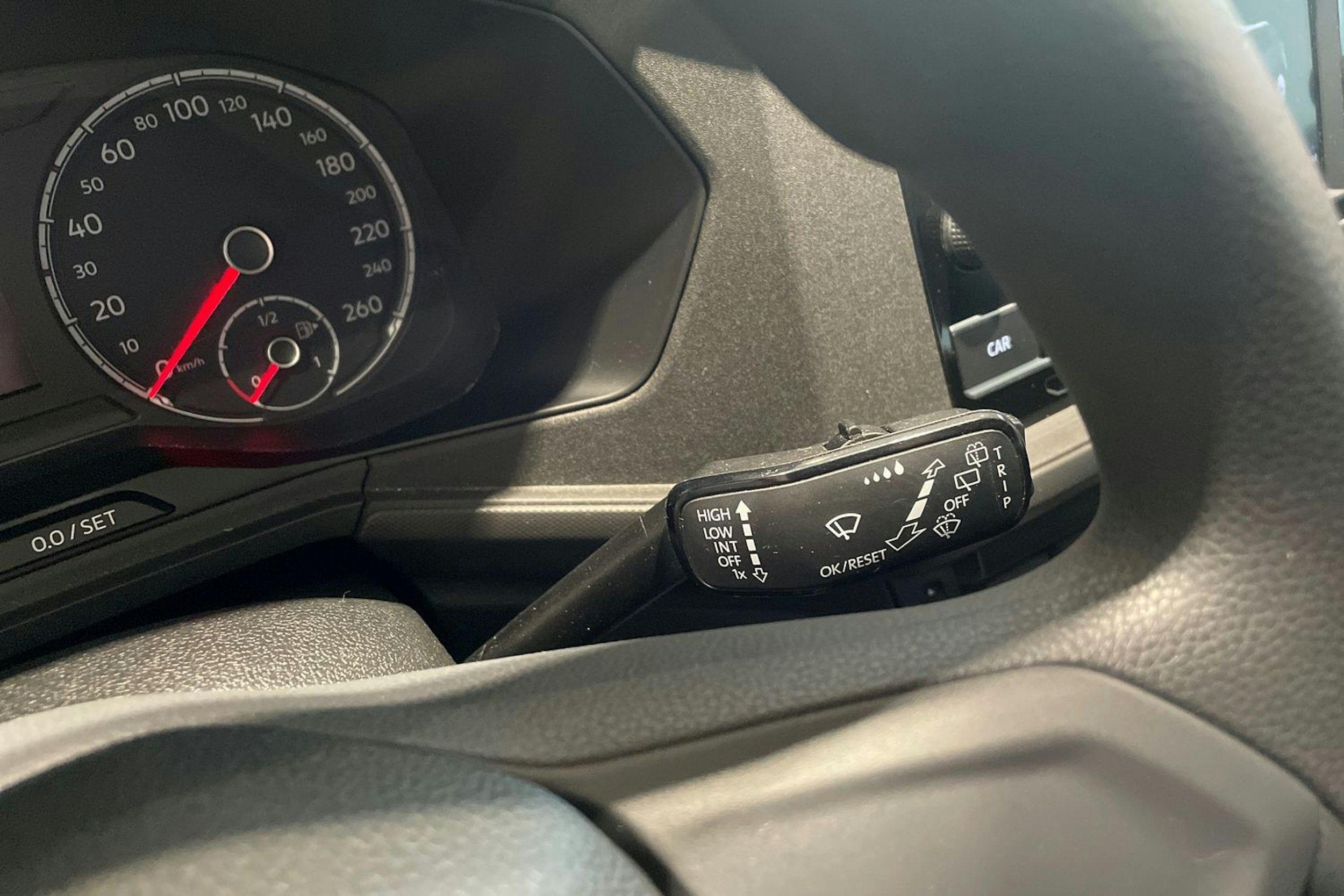 Valkoinen Volkswagen T-Cross 2019 kuva 22.
