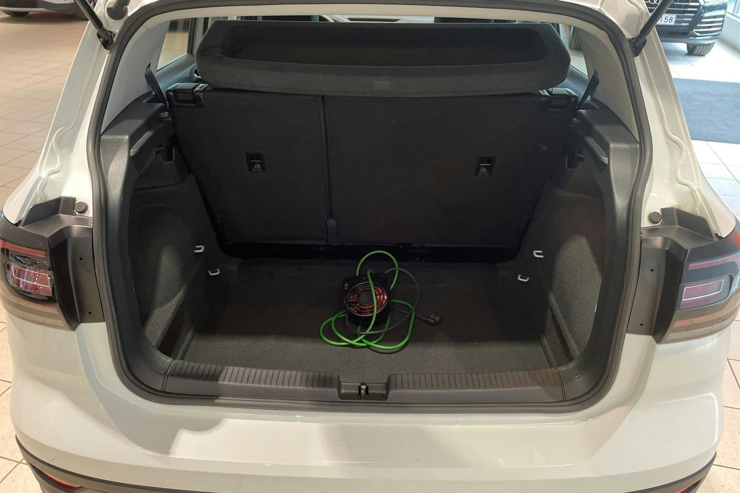 Valkoinen Volkswagen T-Cross 2019 kuva 26.