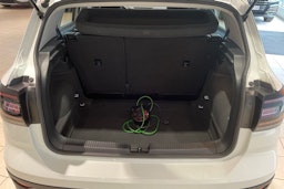 Valkoinen Volkswagen T-Cross 2019 kuva 26.