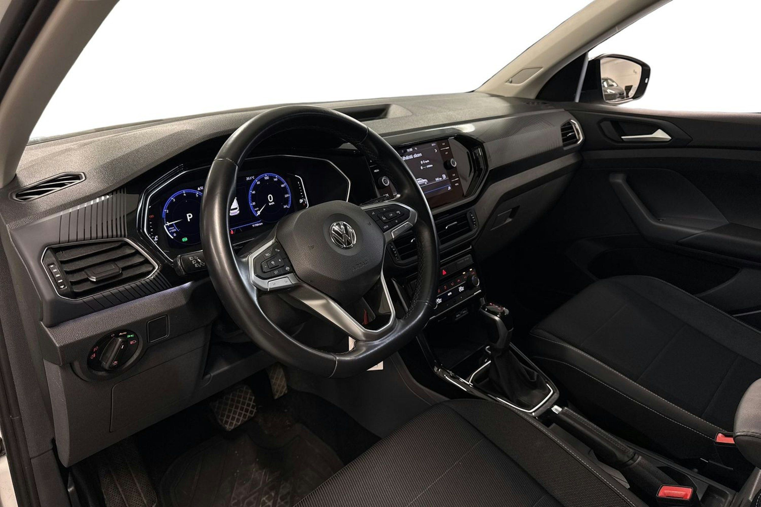 valkoinen Volkswagen T-Cross 2019 kuva 7.
