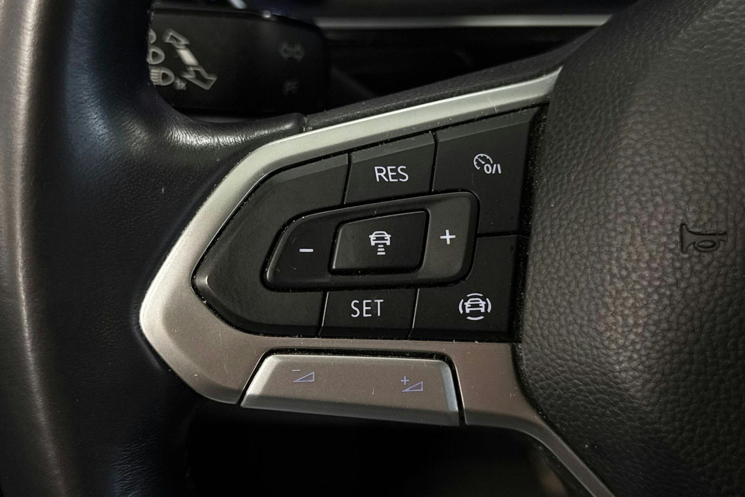 valkoinen Volkswagen T-Cross 2019 kuva 14.