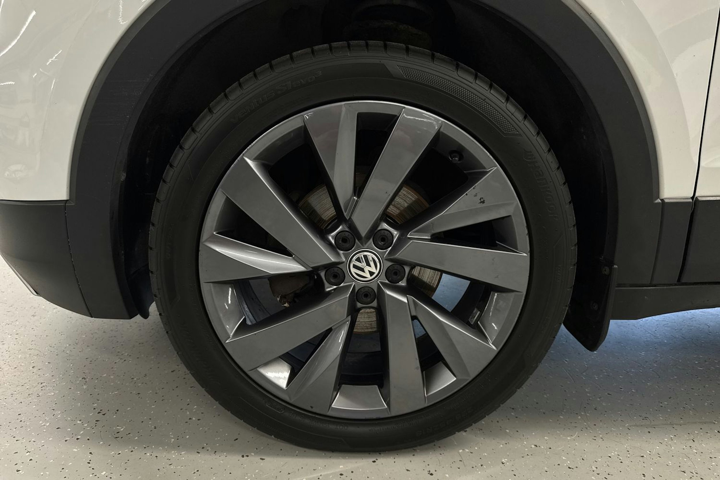 valkoinen Volkswagen T-Cross 2019 kuva 21.