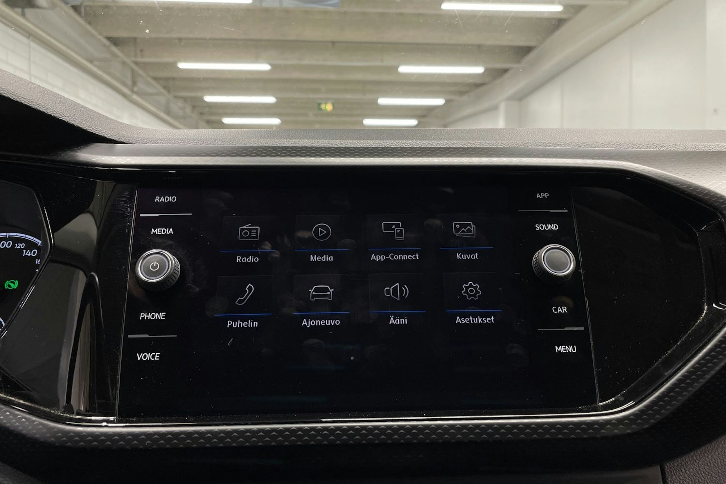 Hopea Volkswagen T-Cross 2019 kuva 17.