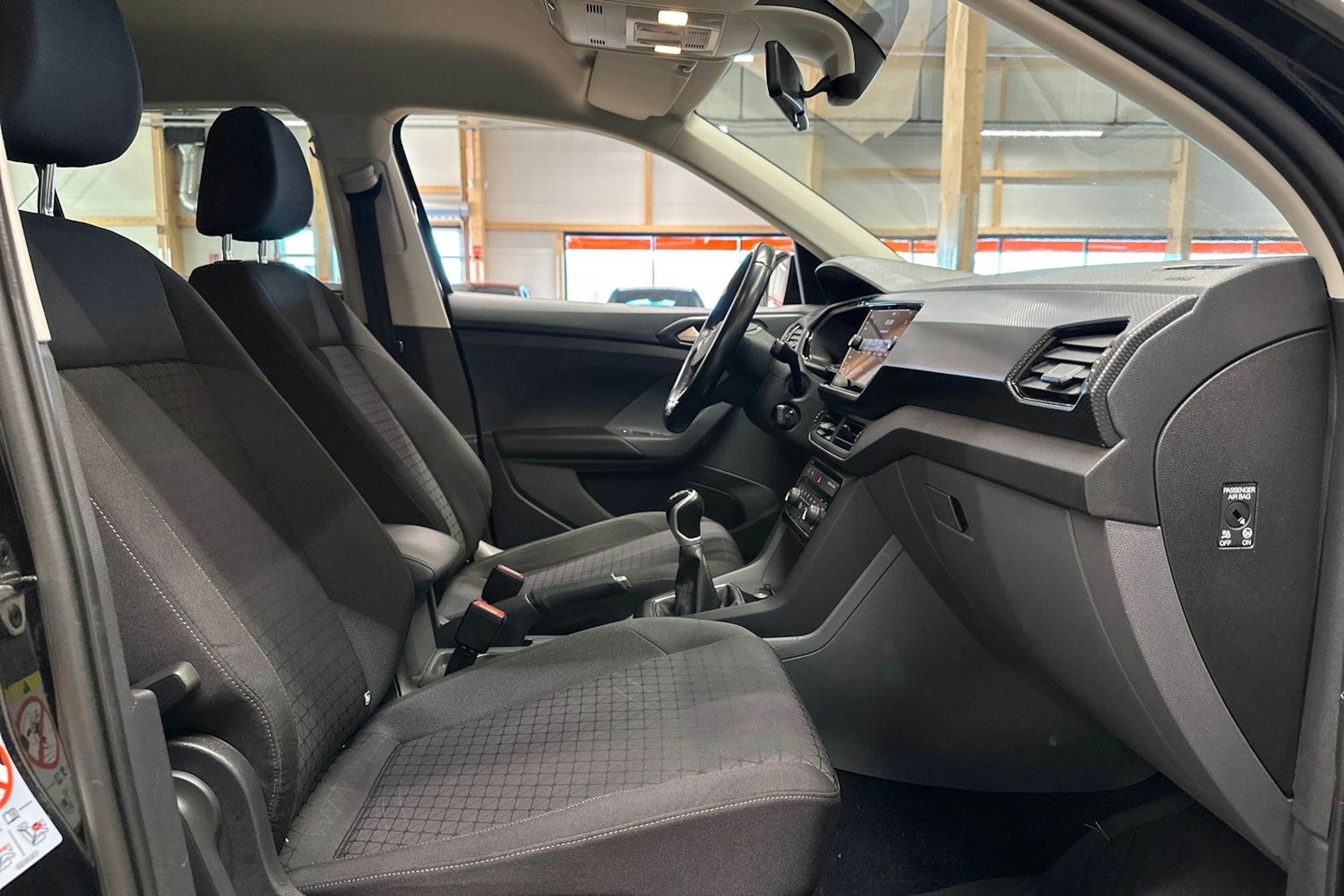 musta Volkswagen T-Cross 2019 kuva 15.