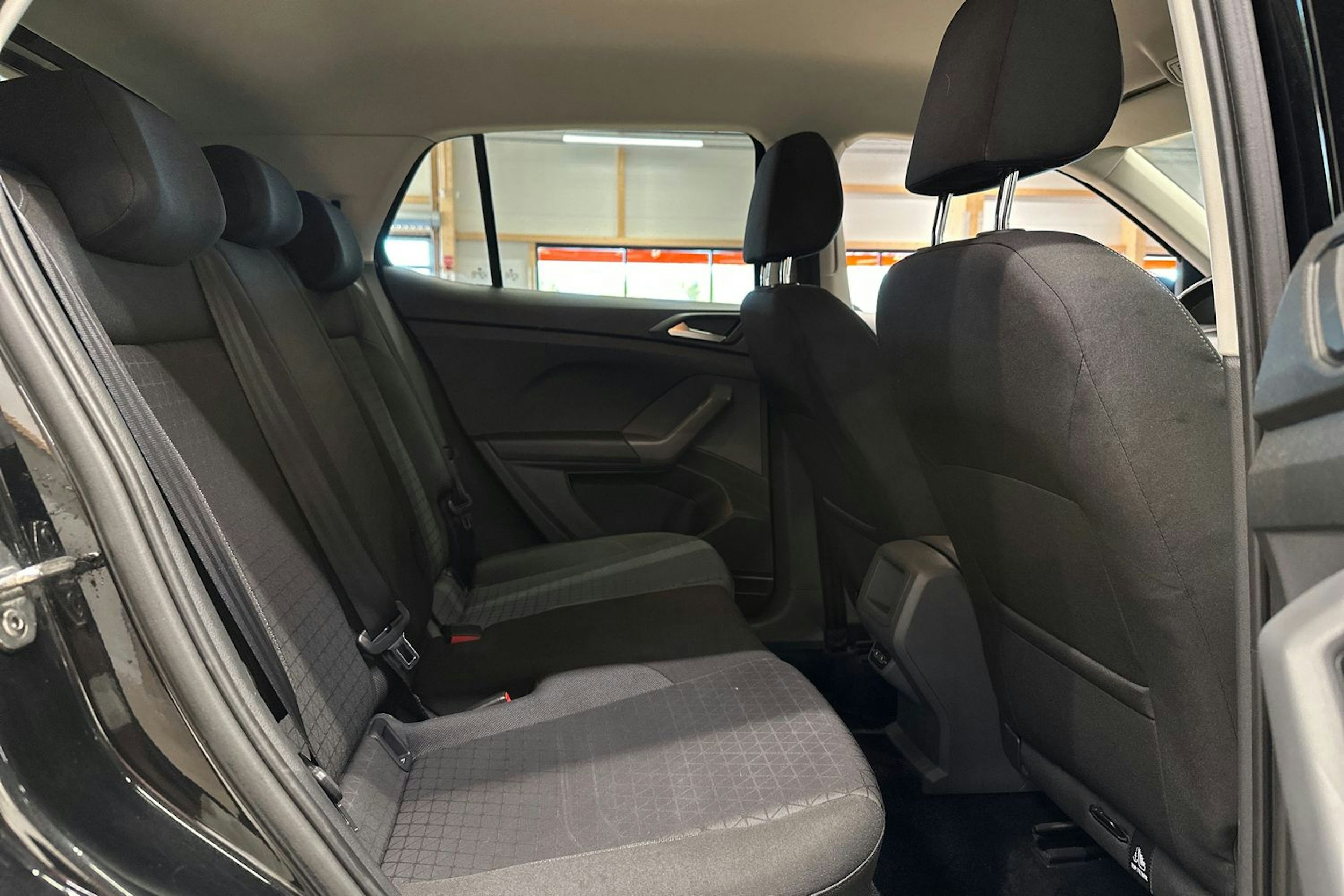 musta Volkswagen T-Cross 2019 kuva 16.