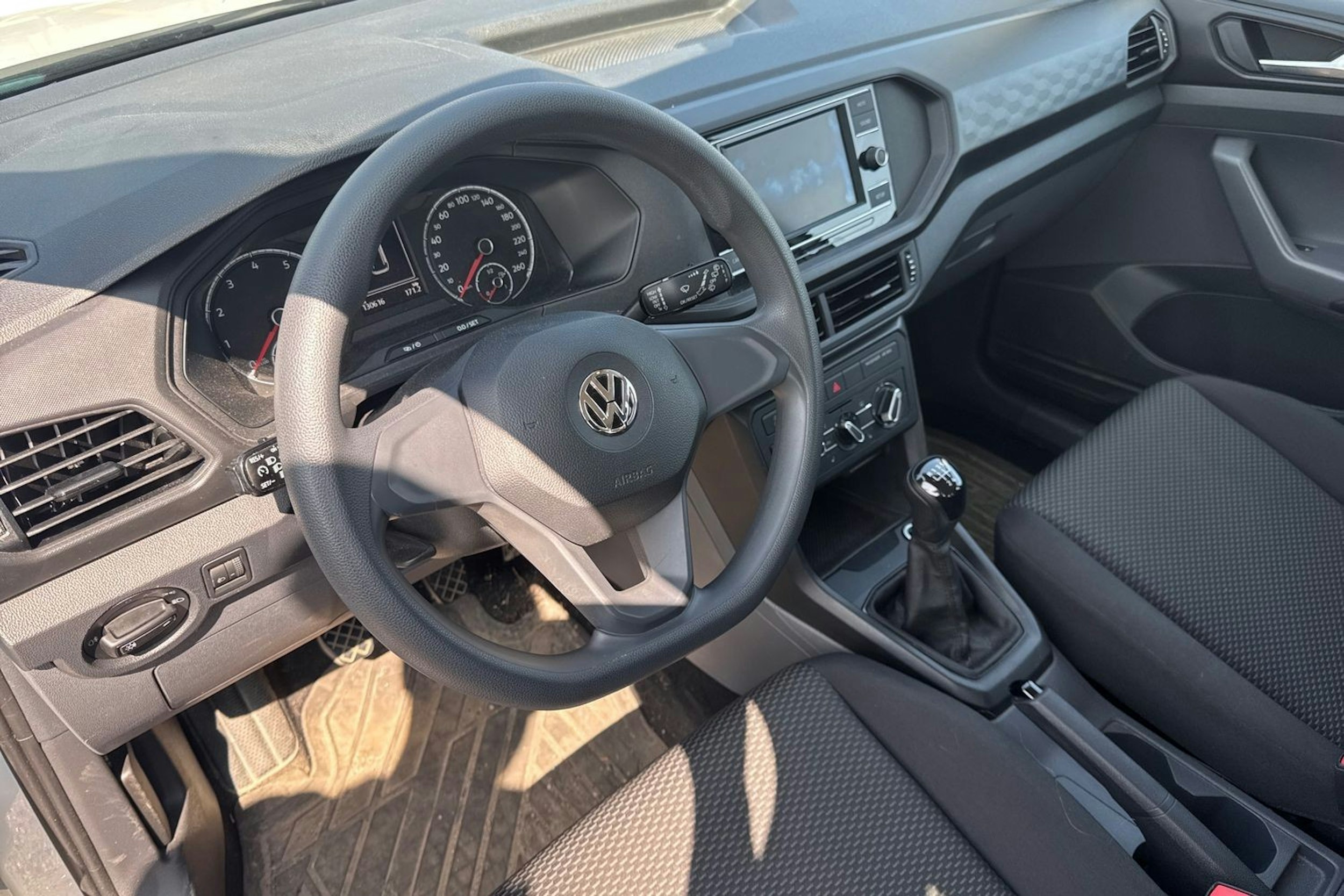 valkoinen Volkswagen T-Cross 2019 kuva 3.