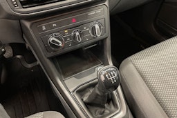 Valkoinen Volkswagen T-Cross 2019 kuva 15.