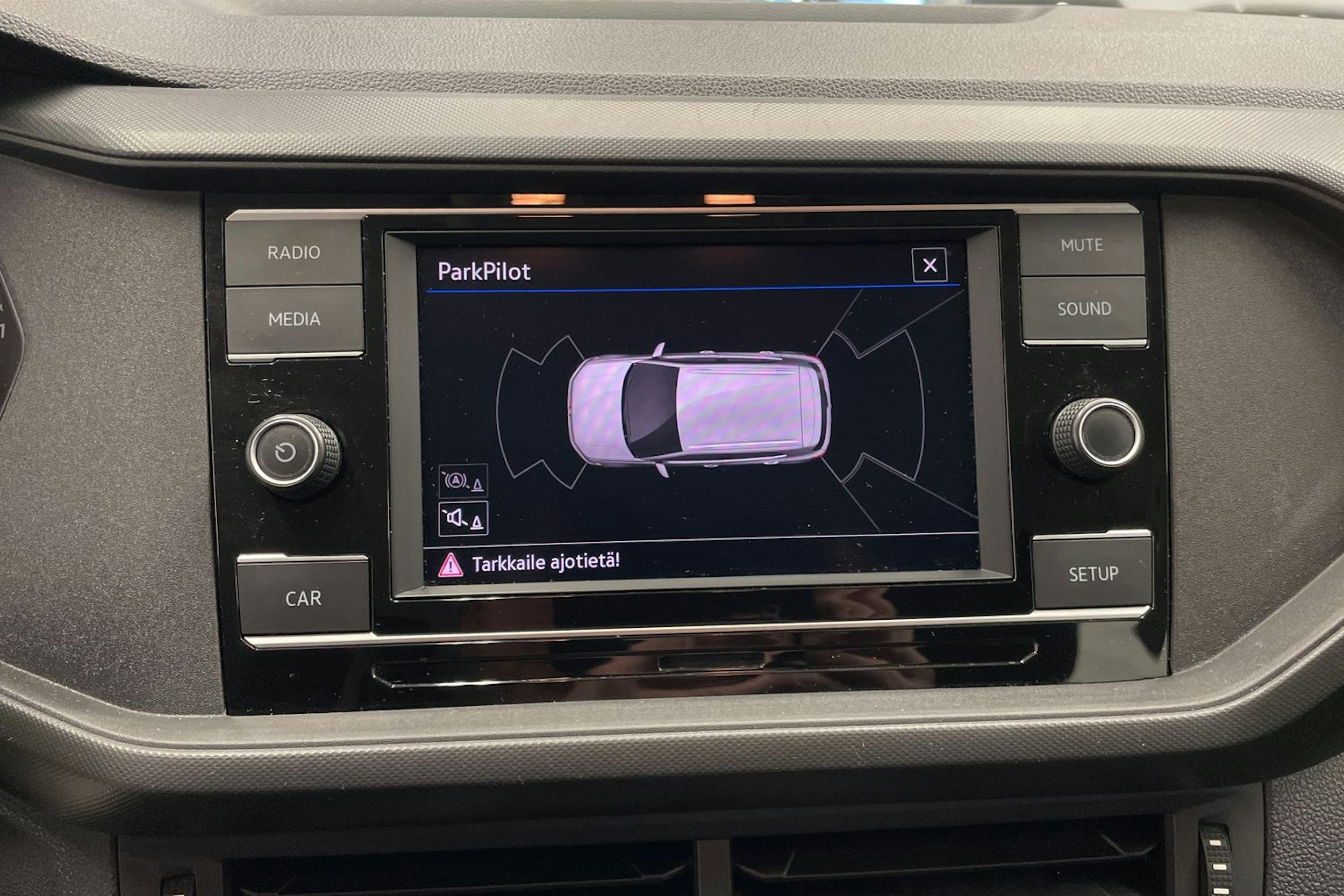 Valkoinen Volkswagen T-Cross 2019 kuva 16.