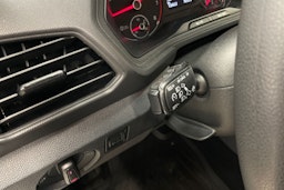 Valkoinen Volkswagen T-Cross 2019 kuva 17.