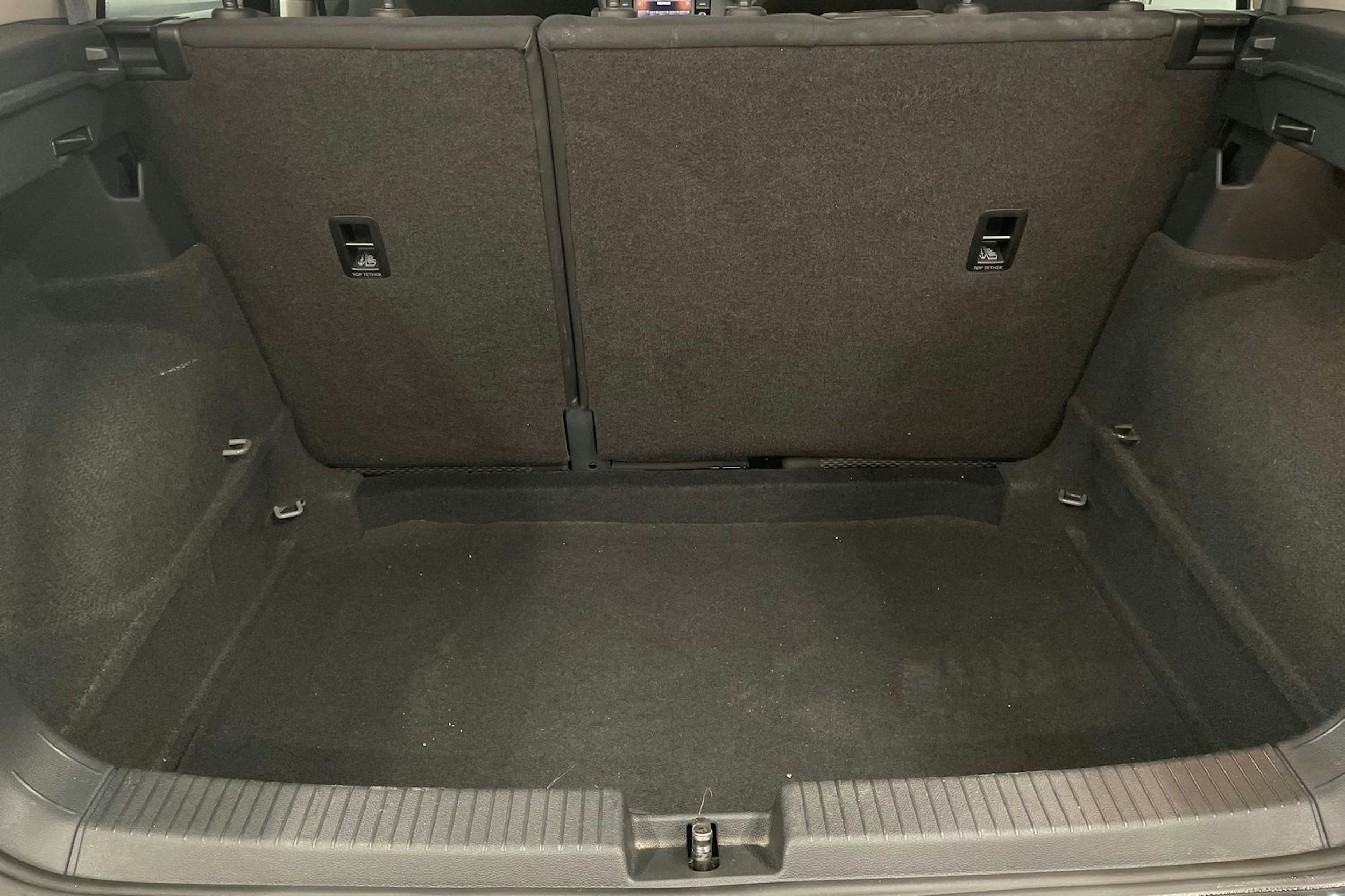 Musta Volkswagen T-Cross 2019 kuva 19.