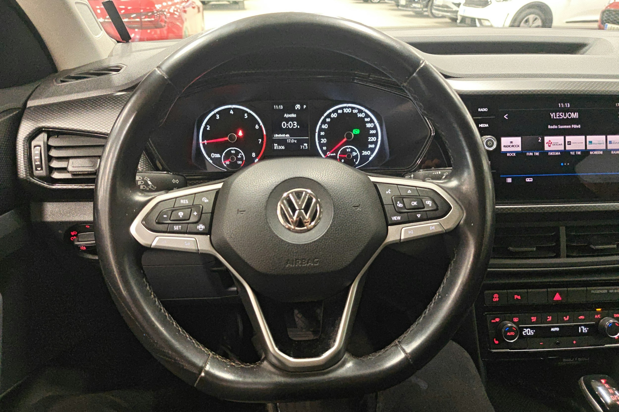 valkoinen Volkswagen T-Cross 2019 kuva 18.