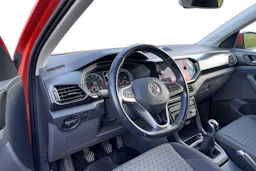 oranssi Volkswagen T-Cross 2020 kuva 3.