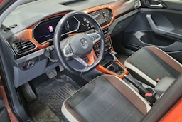 oranssi Volkswagen T-Cross 2019 kuva 3.