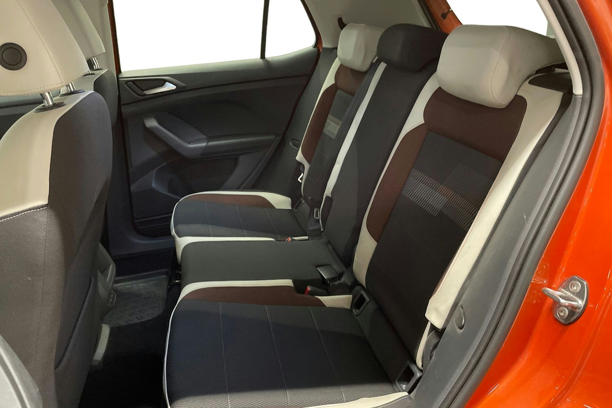 oranssi Volkswagen T-Cross 2019 kuva 8.