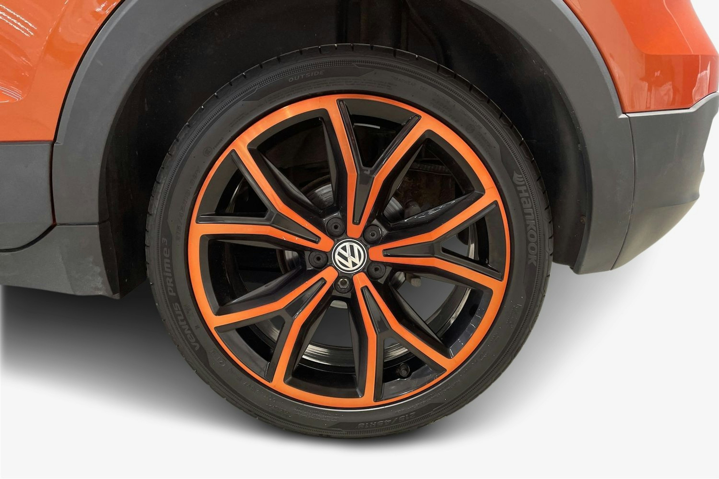 oranssi Volkswagen T-Cross 2019 kuva 9.