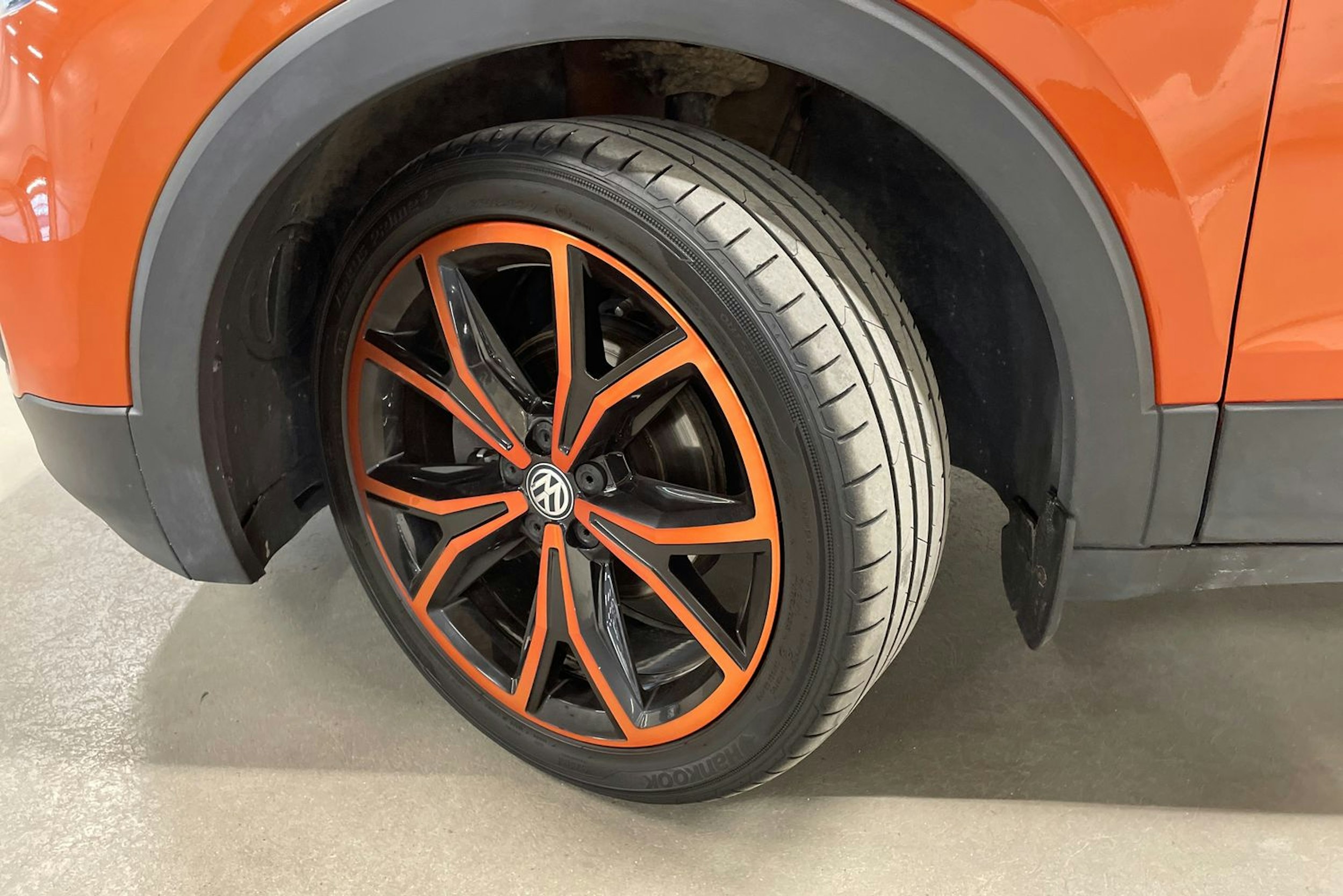 oranssi Volkswagen T-Cross 2019 kuva 10.