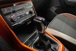 oranssi Volkswagen T-Cross 2019 kuva 20.