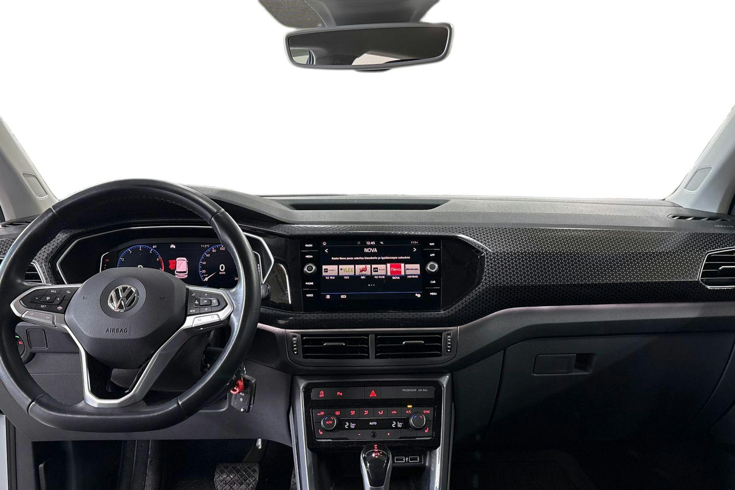 Valkoinen Volkswagen T-Cross 2020 kuva 10.