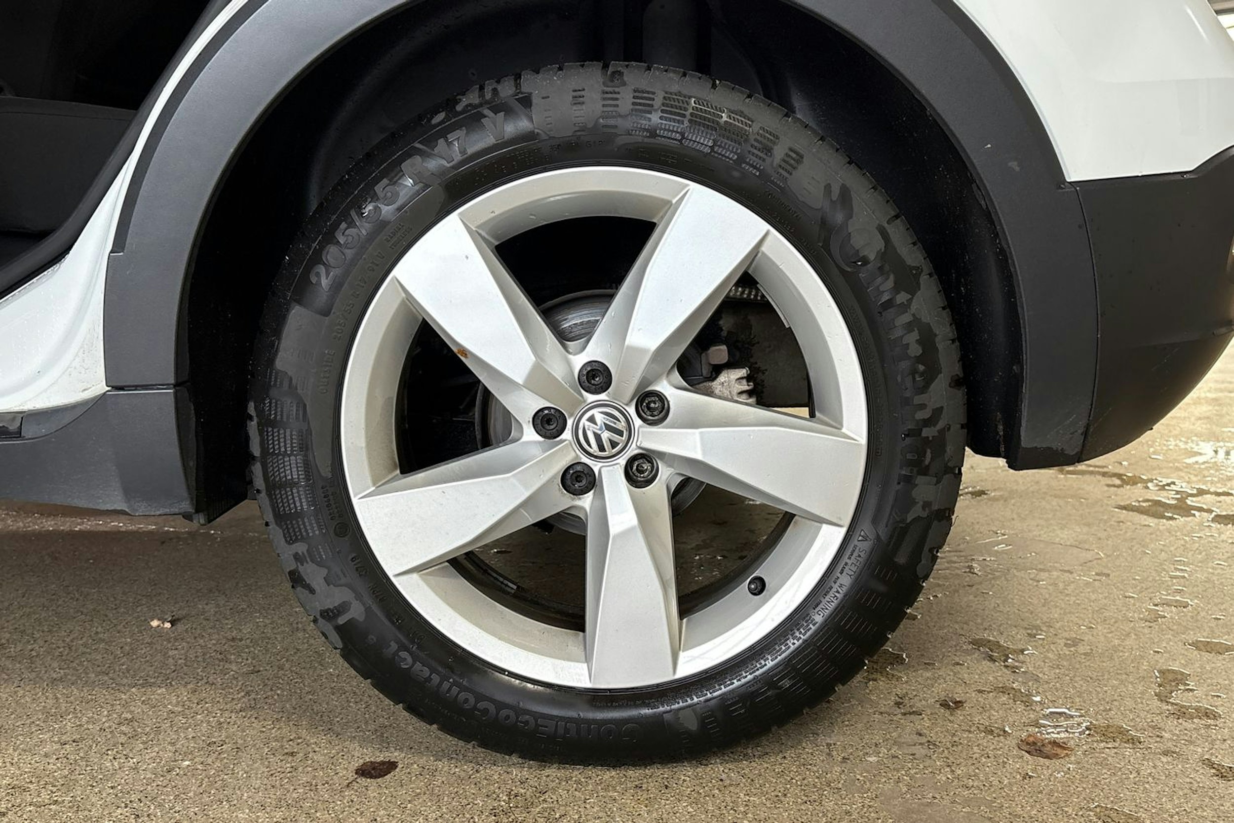 Valkoinen Volkswagen T-Cross 2020 kuva 11.