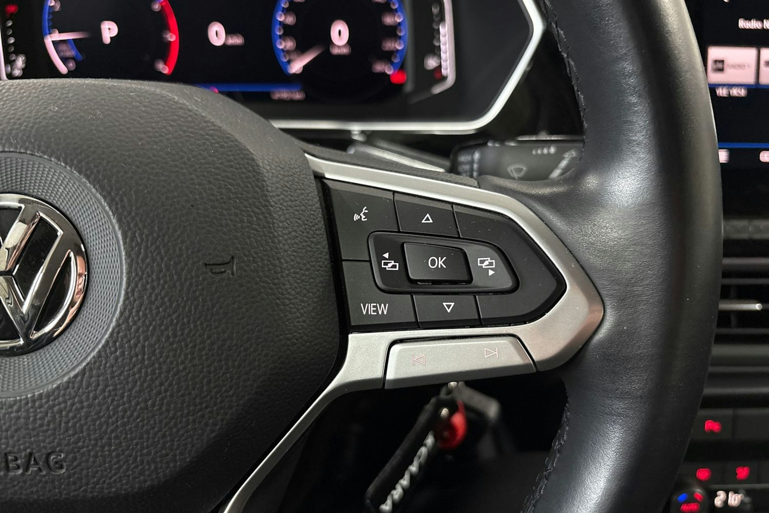 Valkoinen Volkswagen T-Cross 2020 kuva 17.