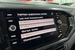 Valkoinen Volkswagen T-Cross 2020 kuva 22.